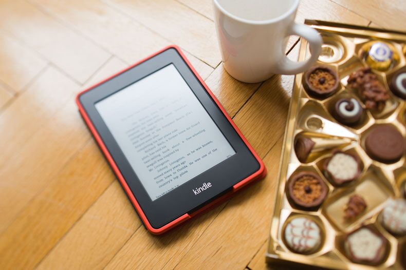 Kindle Paperwhite vs Kindle Oasis (2023): Which is Best? - Nerdy Book Girl